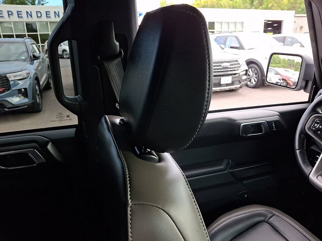 Certified 2025 Ford Bronco Outer Banks w/ Sasquatch Package AWD/4WD image 13
