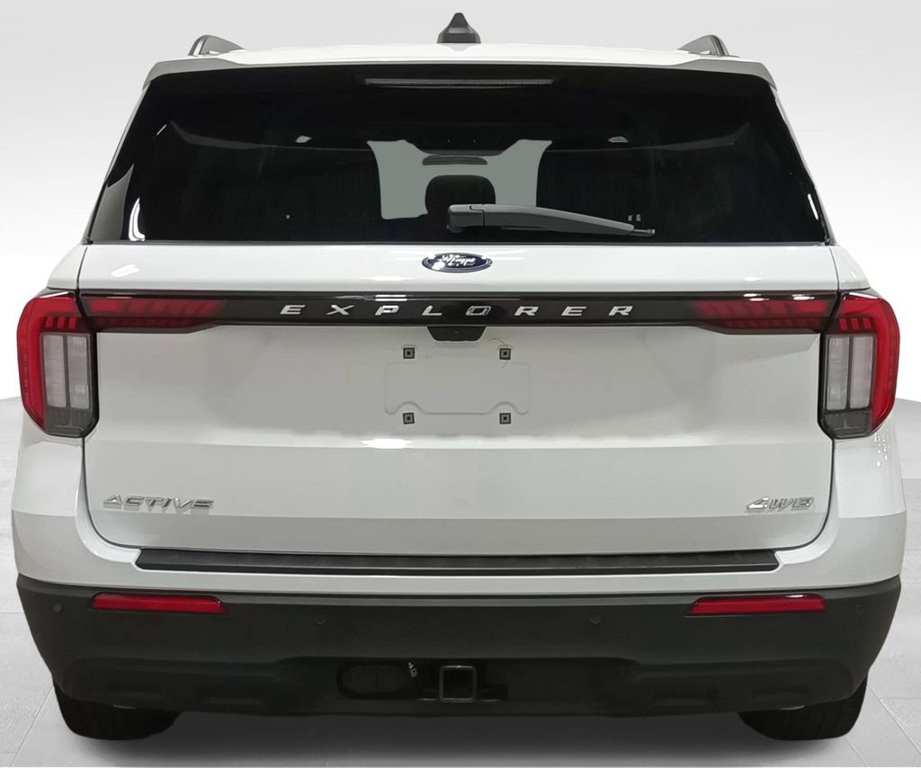 Certified 2025 Ford Explorer Active AWD/4WD image 4