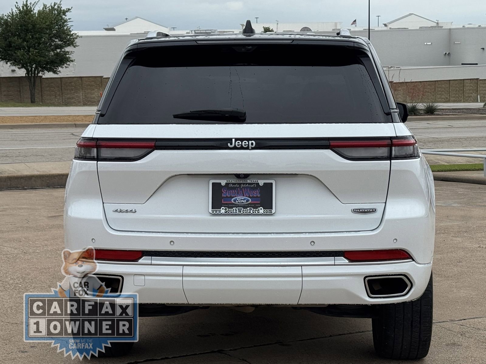 Used 2023 Jeep Grand Cherokee Summit AWD/4WD image 5