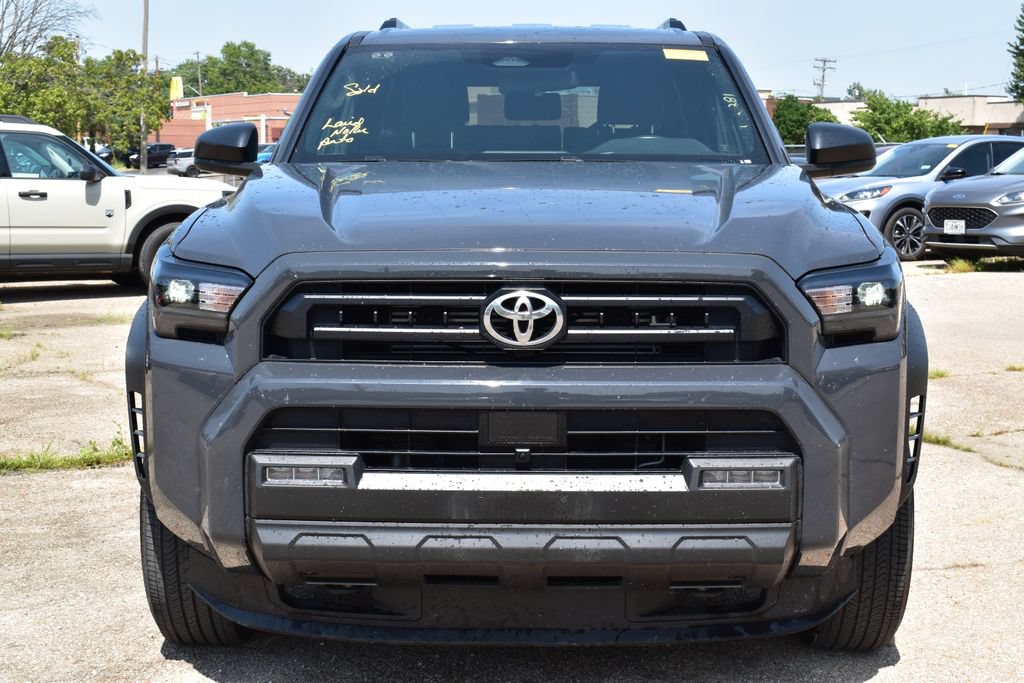 Used 2025 Toyota 4Runner SR5 AWD/4WD image 2