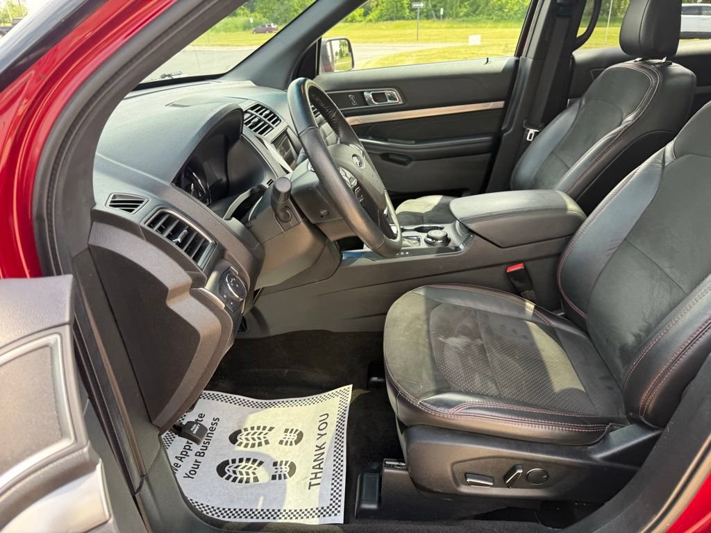 Certified 2018 Ford Explorer XLT w/ Equipment Group 202A AWD/4WD image 24