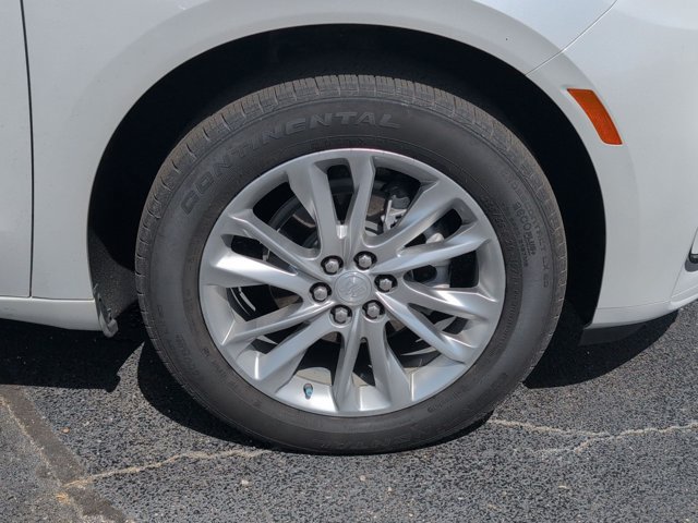 Used 2022 Buick Enclave Avenir w/ Avenir Technology Package FWD image 10