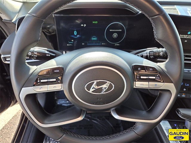 Used 2023 Hyundai Elantra Limited w/ Preferred Accessory Package image 19