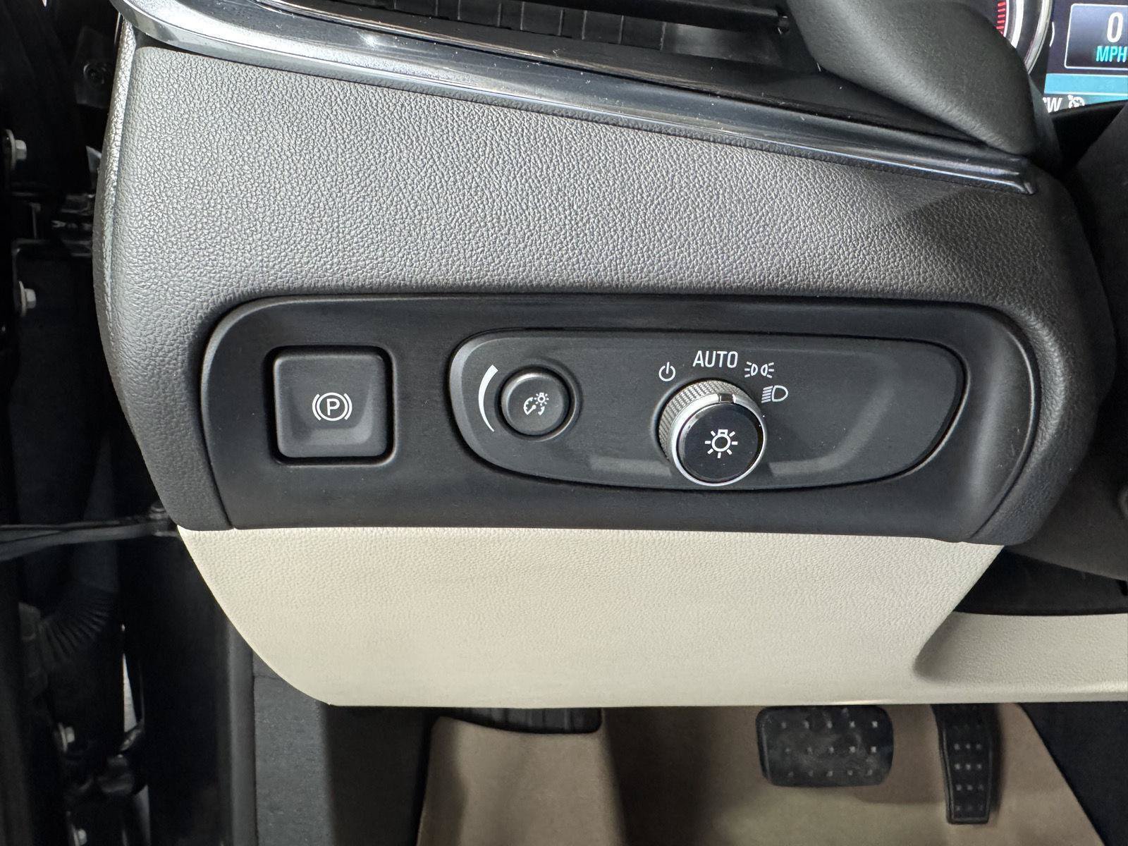 Used 2018 Buick Enclave Premium w/ LPO, Hit The Road Package AWD/4WD image 16