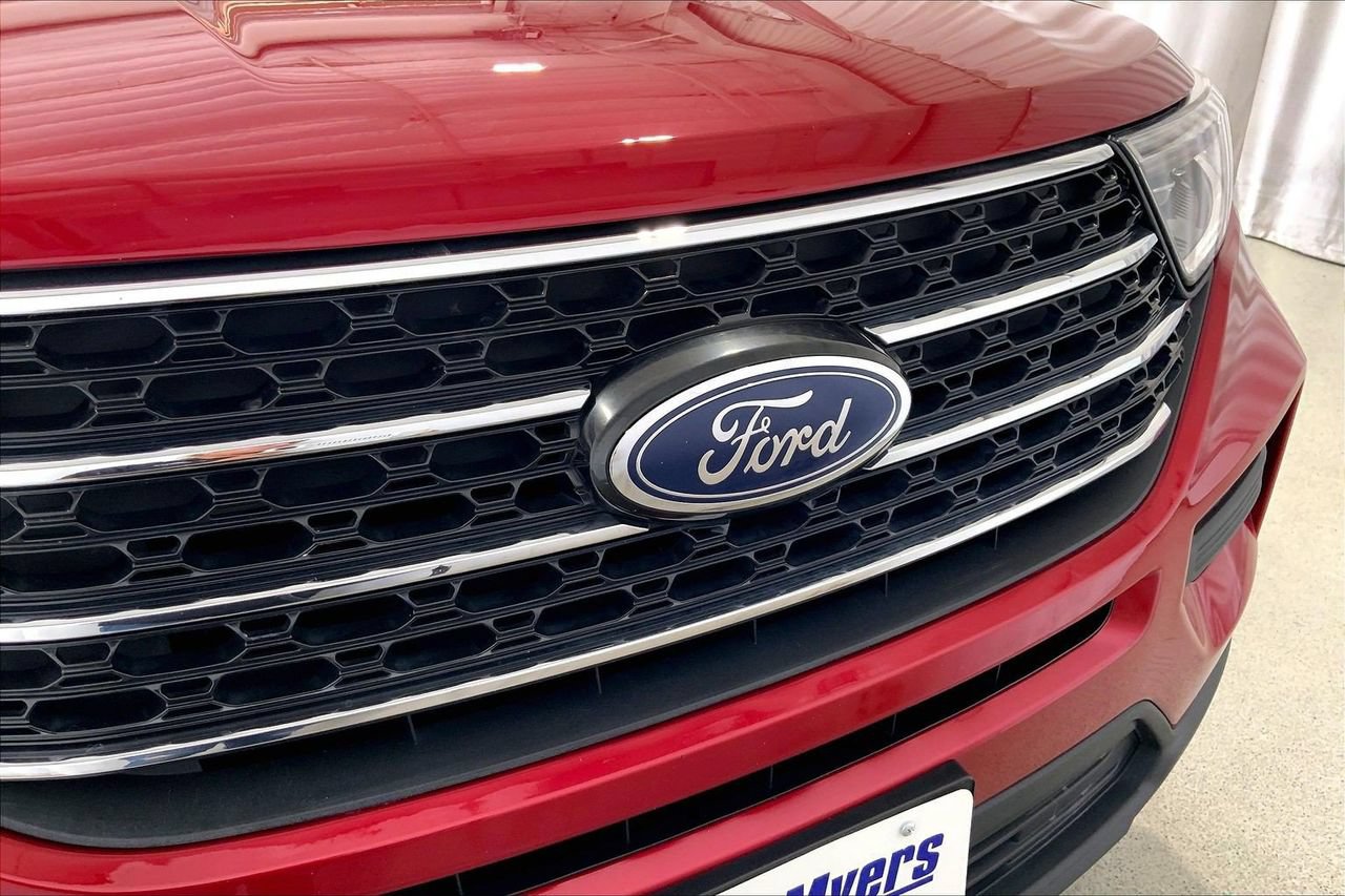 Certified 2023 Ford Explorer XLT RWD image 30