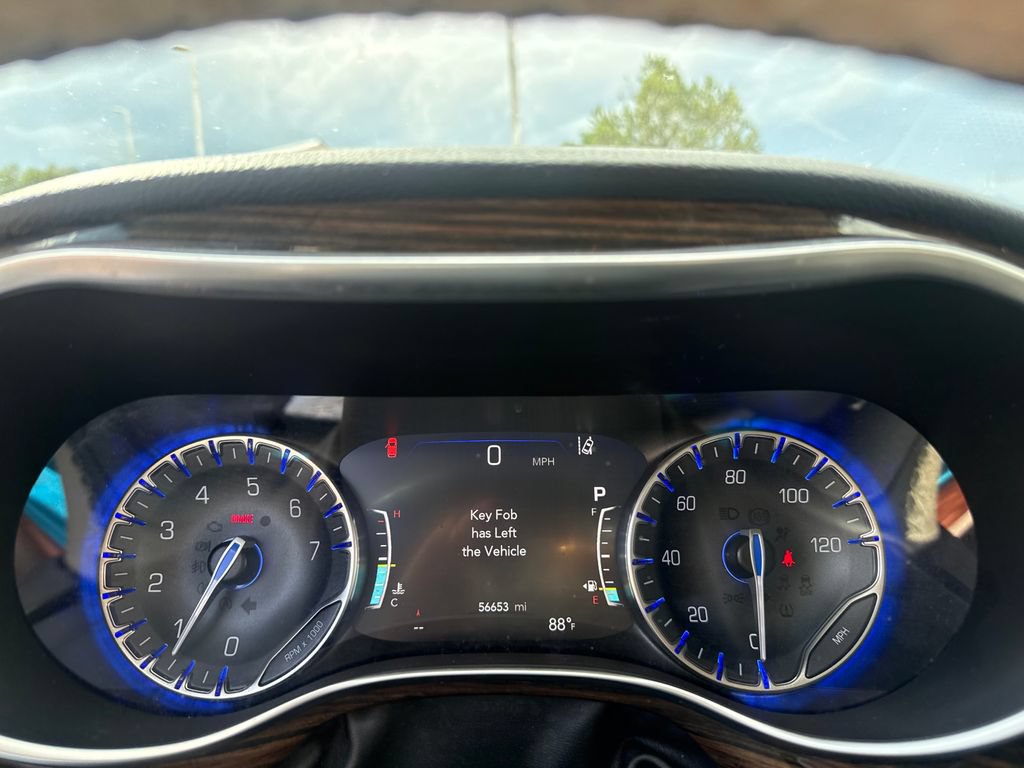 Used 2021 Chrysler Pacifica Limited w/ Premium & Safety Sphere Group AWD/4WD image 17