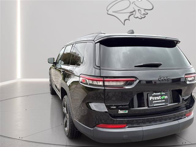 Used 2023 Jeep Grand Cherokee L Laredo AWD/4WD image 4