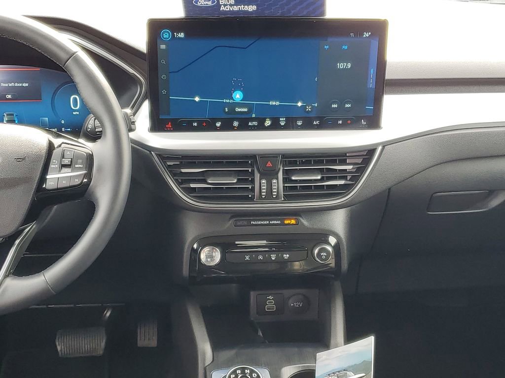 Certified 2025 Ford Escape Platinum AWD/4WD image 28