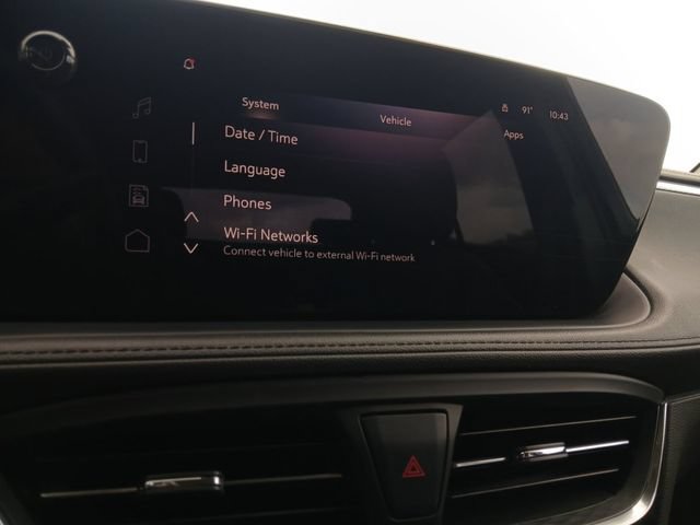 Used 2024 Buick Encore GX Avenir w/ Avenir Convenience Package FWD image 9