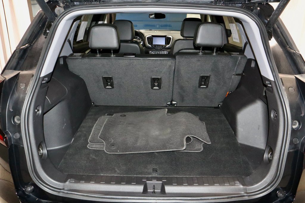 Used 2024 GMC Terrain SLT image 14