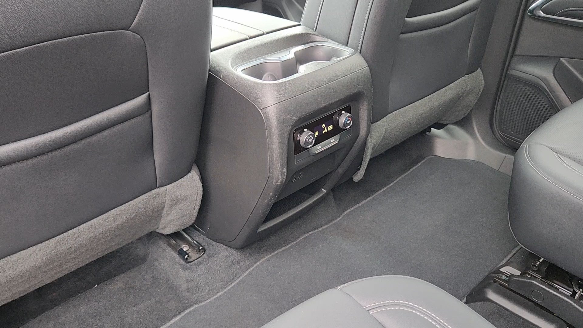 Used 2026 Chevrolet Traverse LT AWD/4WD image 17