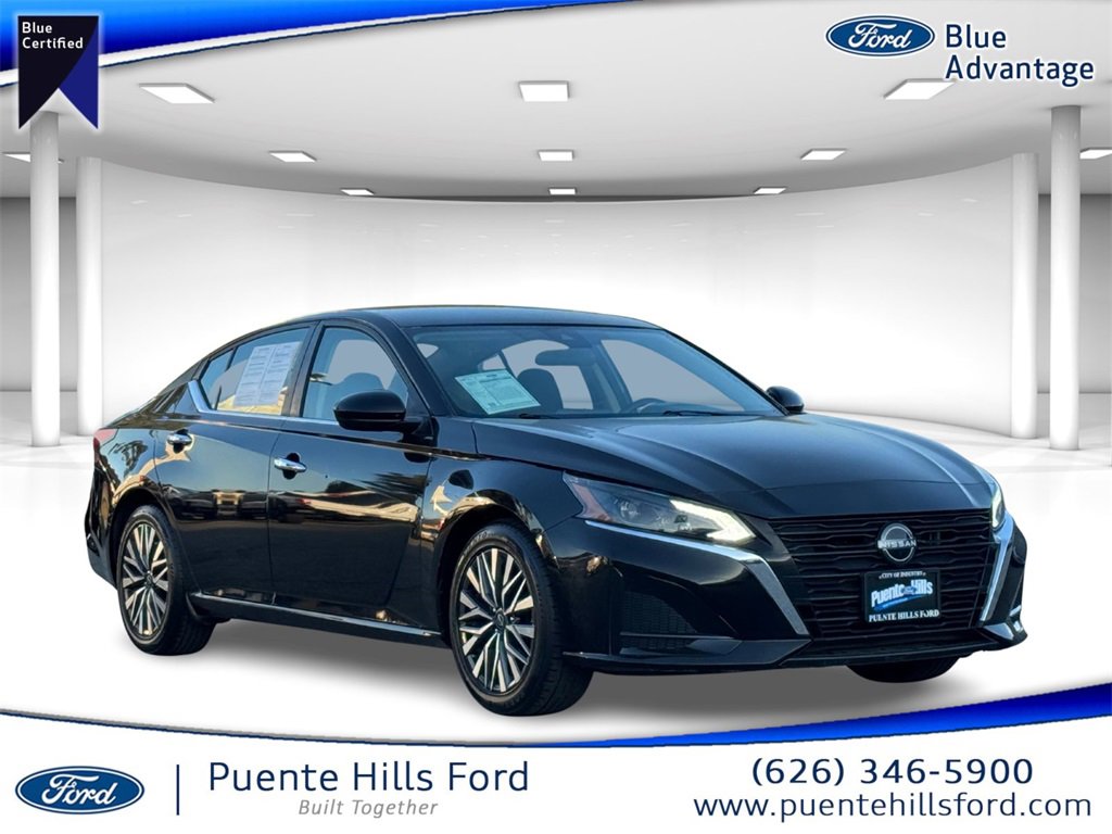 Used 2023 Nissan Altima 2.5 SV image 1