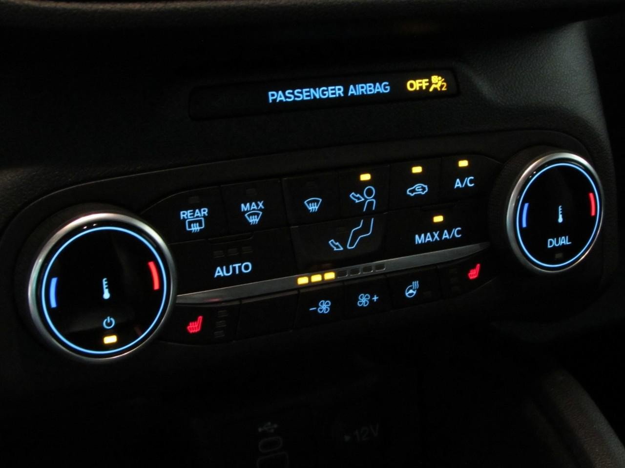 Certified 2025 Ford Escape ST-Line Select AWD/4WD image 30