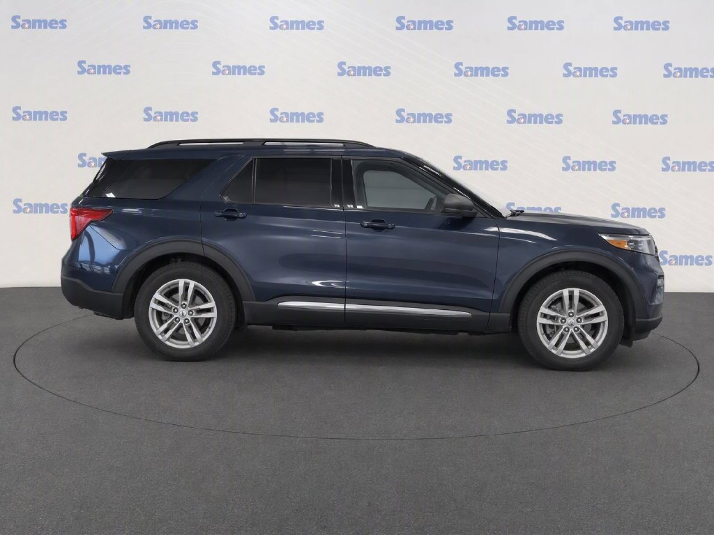 Certified 2024 Ford Explorer XLT w/ Equipment Group 202A RWD image 8