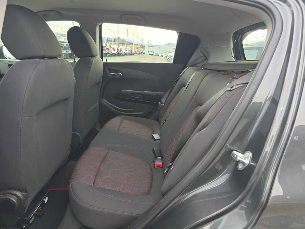 Used 2018 Chevrolet Sonic LT image 17