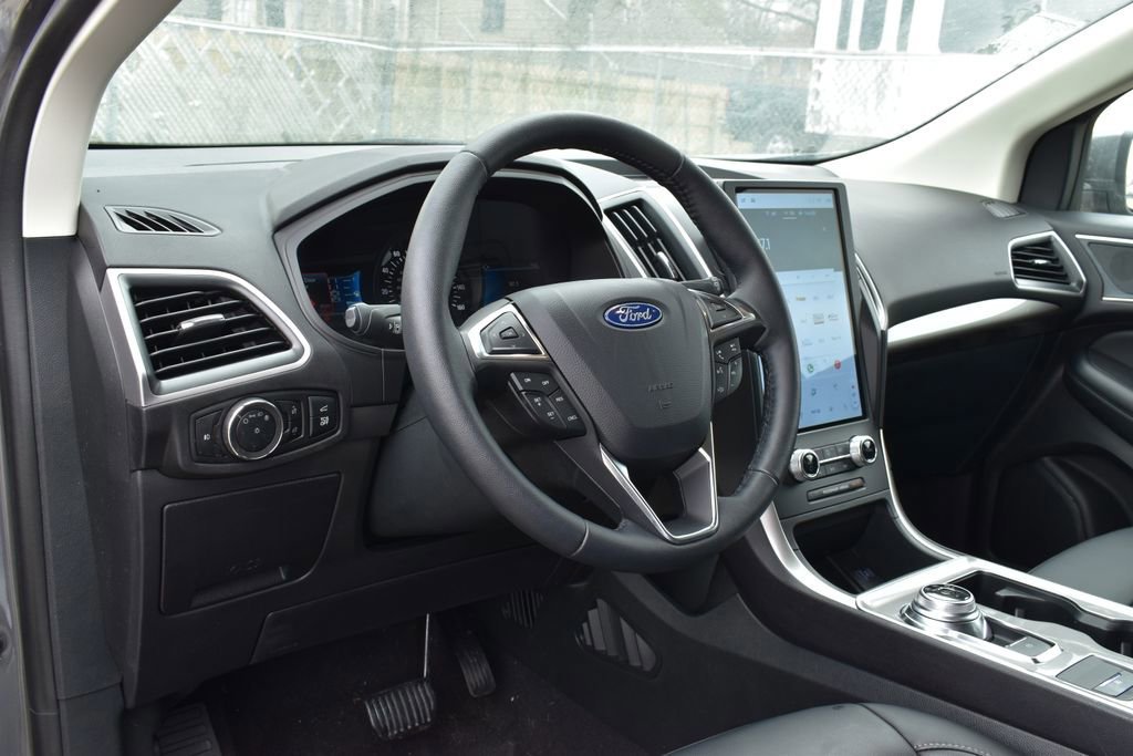 Certified 2024 Ford Edge SEL w/ Convenience Package image 9