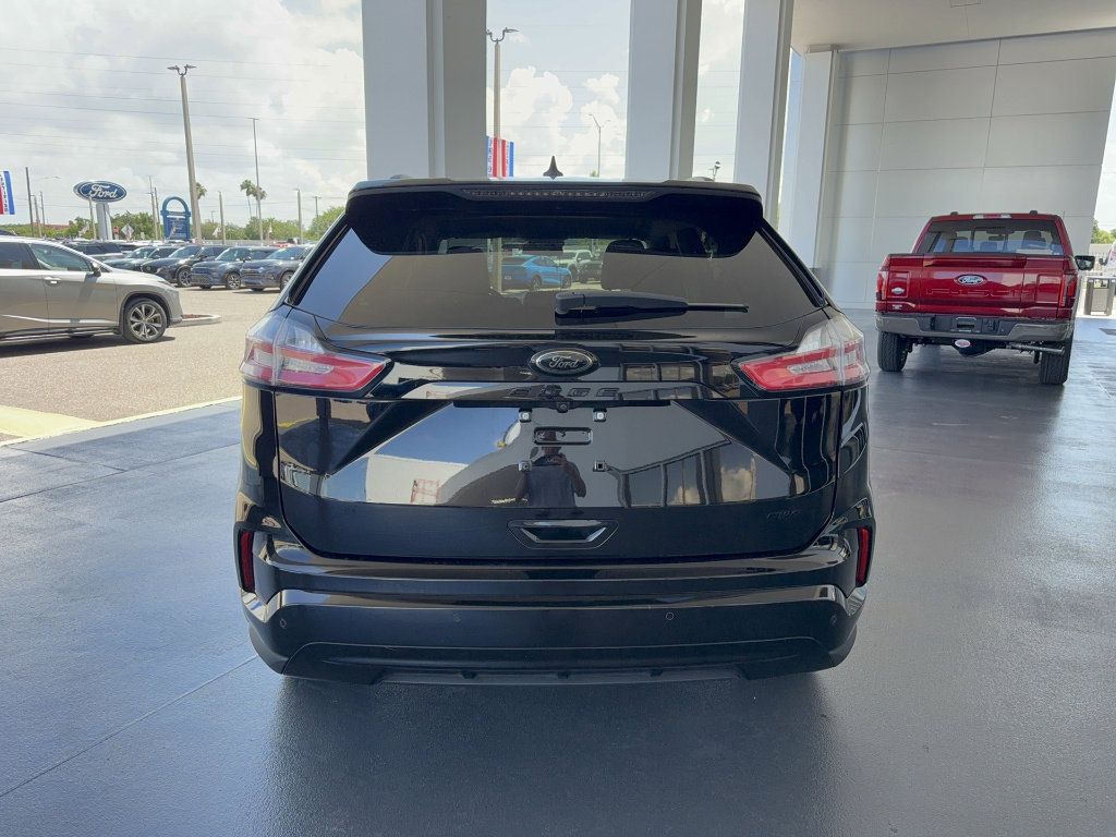 Certified 2024 Ford Edge SE w/ Black Appearance Package AWD/4WD image 6