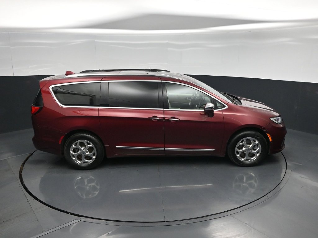 Used 2021 Chrysler Pacifica Limited w/ Premium & Safety Sphere Group AWD/4WD image 39