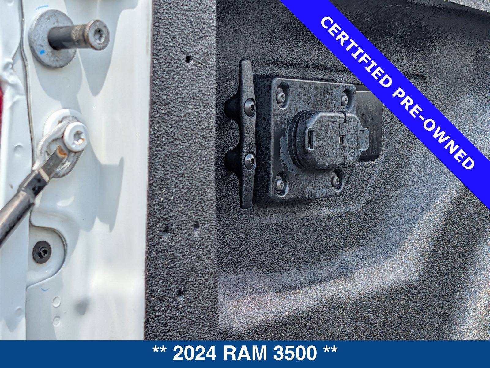 Used 2024 RAM 3500 Big Horn AWD/4WD image 15