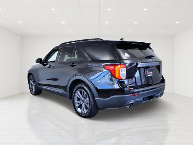 Certified 2023 Ford Explorer XLT w/ Equipment Group 202A AWD/4WD image 4