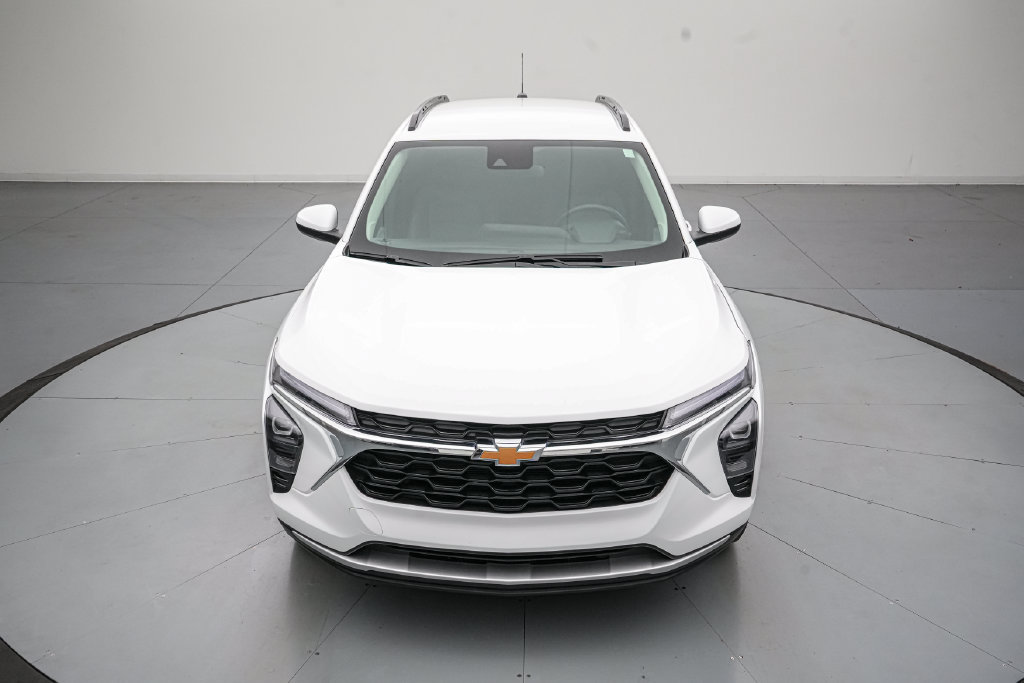 Used 2025 Chevrolet Trax LT w/ LT Convenience Package FWD image 9
