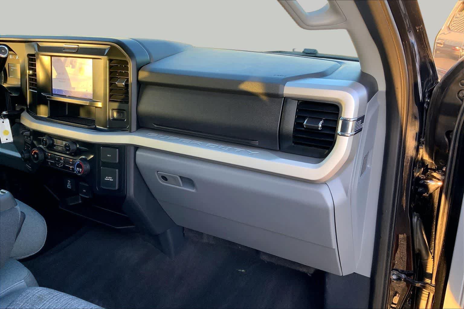 Certified 2025 Ford F250 XLT AWD/4WD image 19