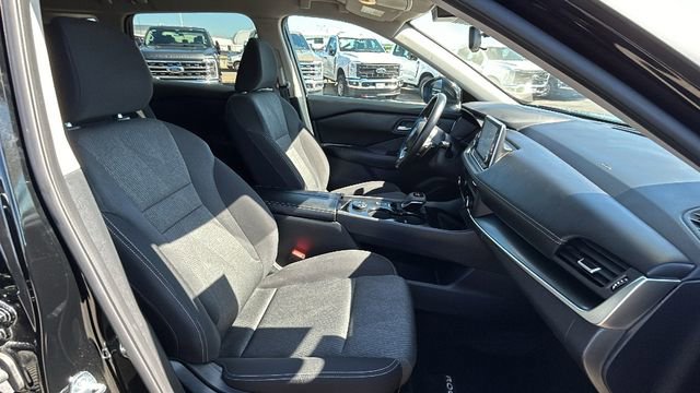 Used 2024 Nissan Rogue SV AWD/4WD image 11