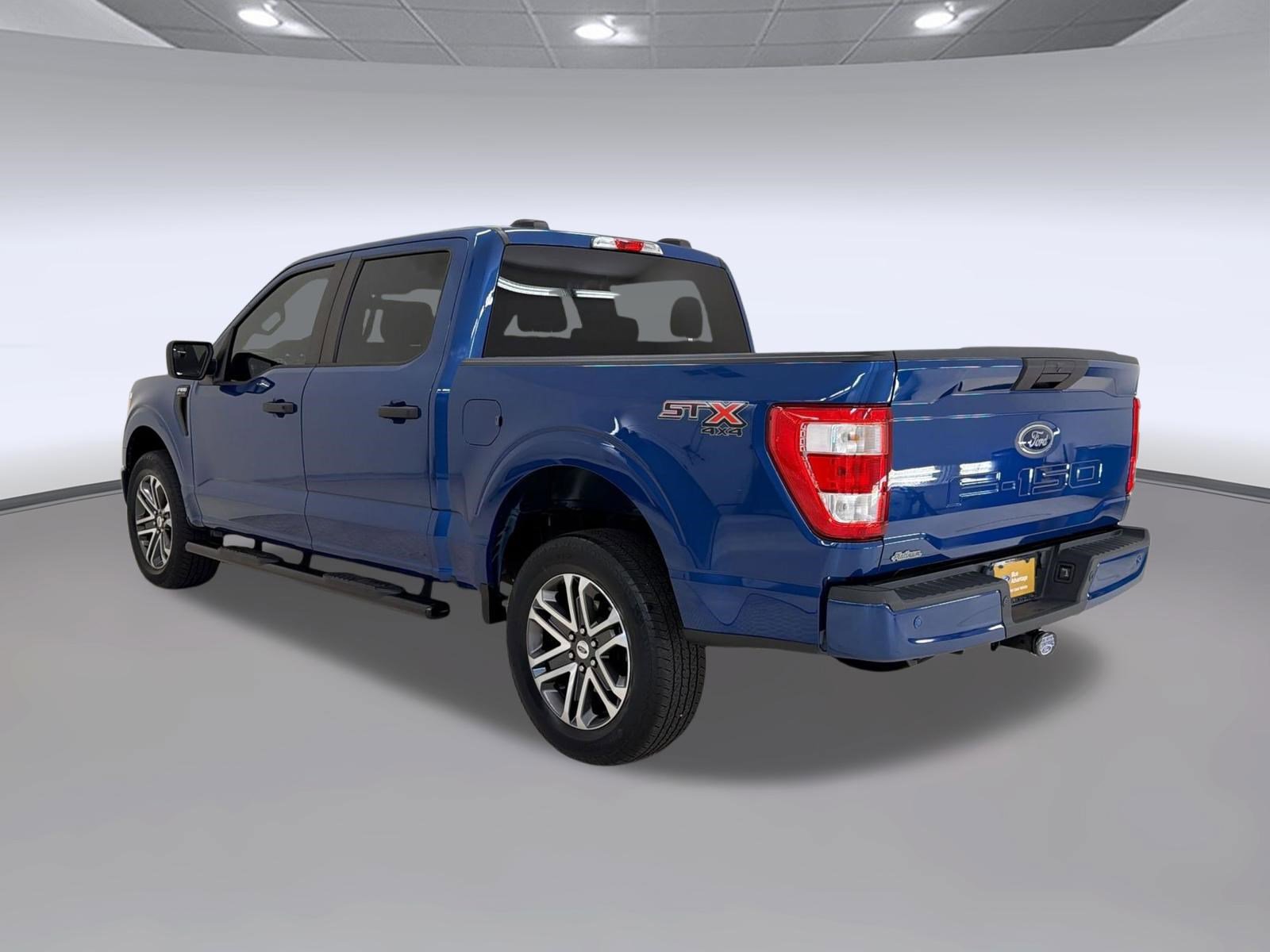 Certified 2022 Ford F150 XL w/ STX Appearance Package AWD/4WD image 3