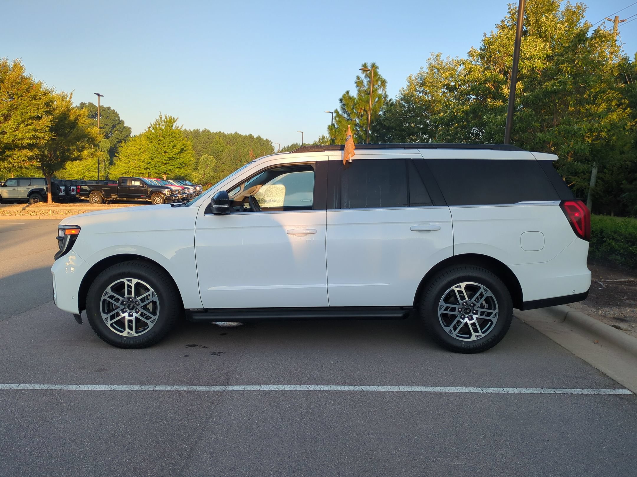 Certified 2025 Ford Expedition Active AWD/4WD image 7