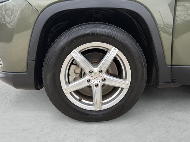 Used 2020 Jeep Cherokee Latitude image 23