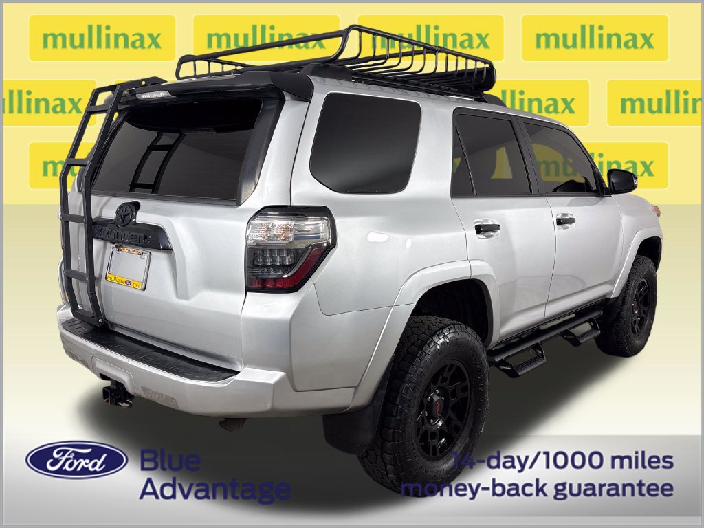 Used 2021 Toyota 4Runner Venture w/ Moonroof Package AWD/4WD image 4