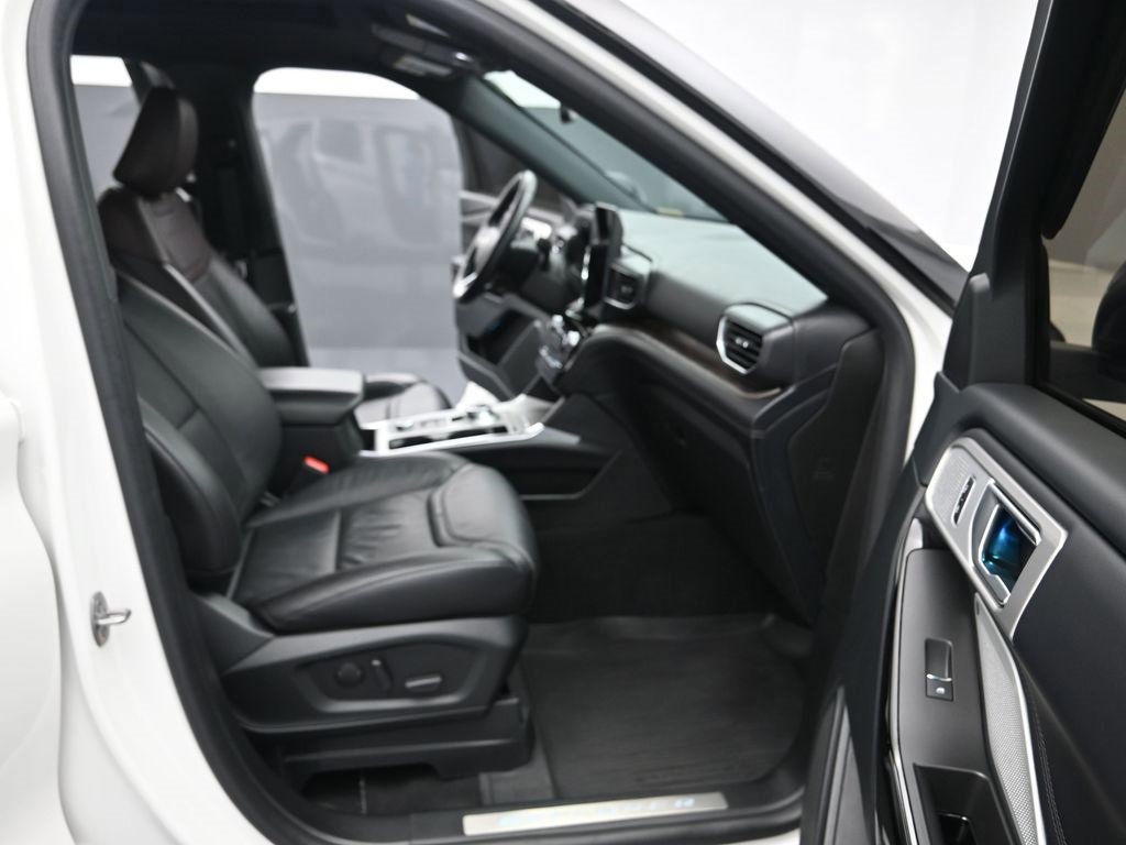 Certified 2023 Ford Explorer Platinum w/ Technology Package image 43