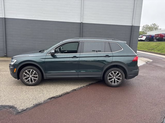 Used 2019 Volkswagen Tiguan SE w/ Panoramic Sunroof Package AWD/4WD image 3