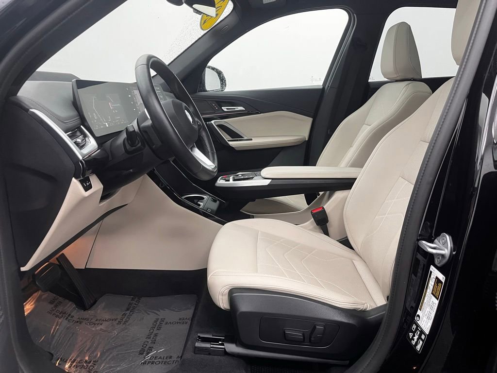 Used 2025 BMW X1 xDrive28i w/ Technology Package image 19