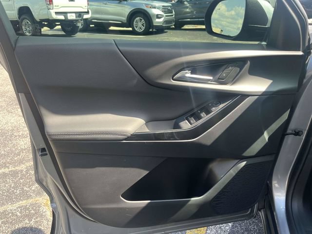 Used 2026 Chevrolet Equinox LT w/ Safety and Technology Package FWD image 17