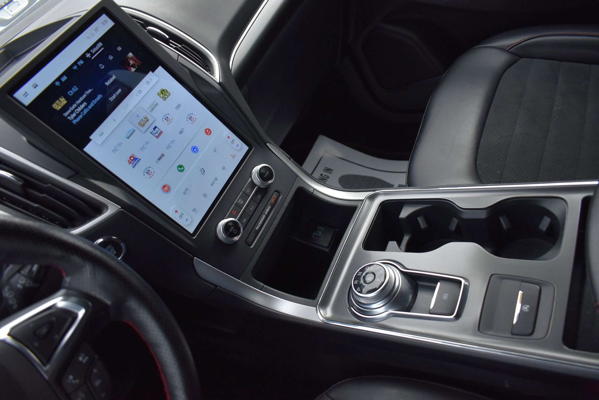 Certified 2022 Ford Edge ST-Line image 26