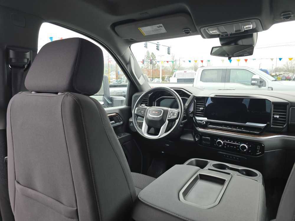 Used 2024 GMC Sierra 3500 SLE w/ SLE Value Package image 11