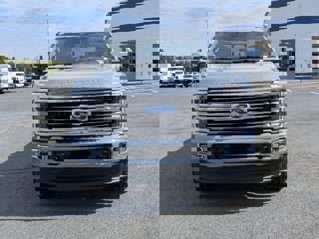 Certified 2025 Ford F350 Platinum w/ Platinum Plus Package image 10