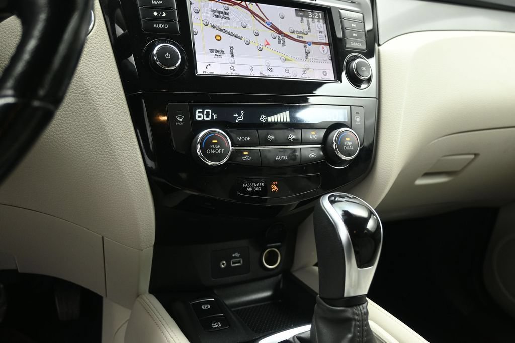 Used 2020 Nissan Rogue Sport SL w/ Premium Package FWD image 16
