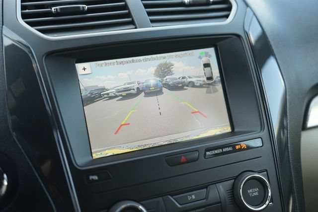 Certified 2019 Ford Explorer XLT w/ Equipment Group 202A FWD image 29