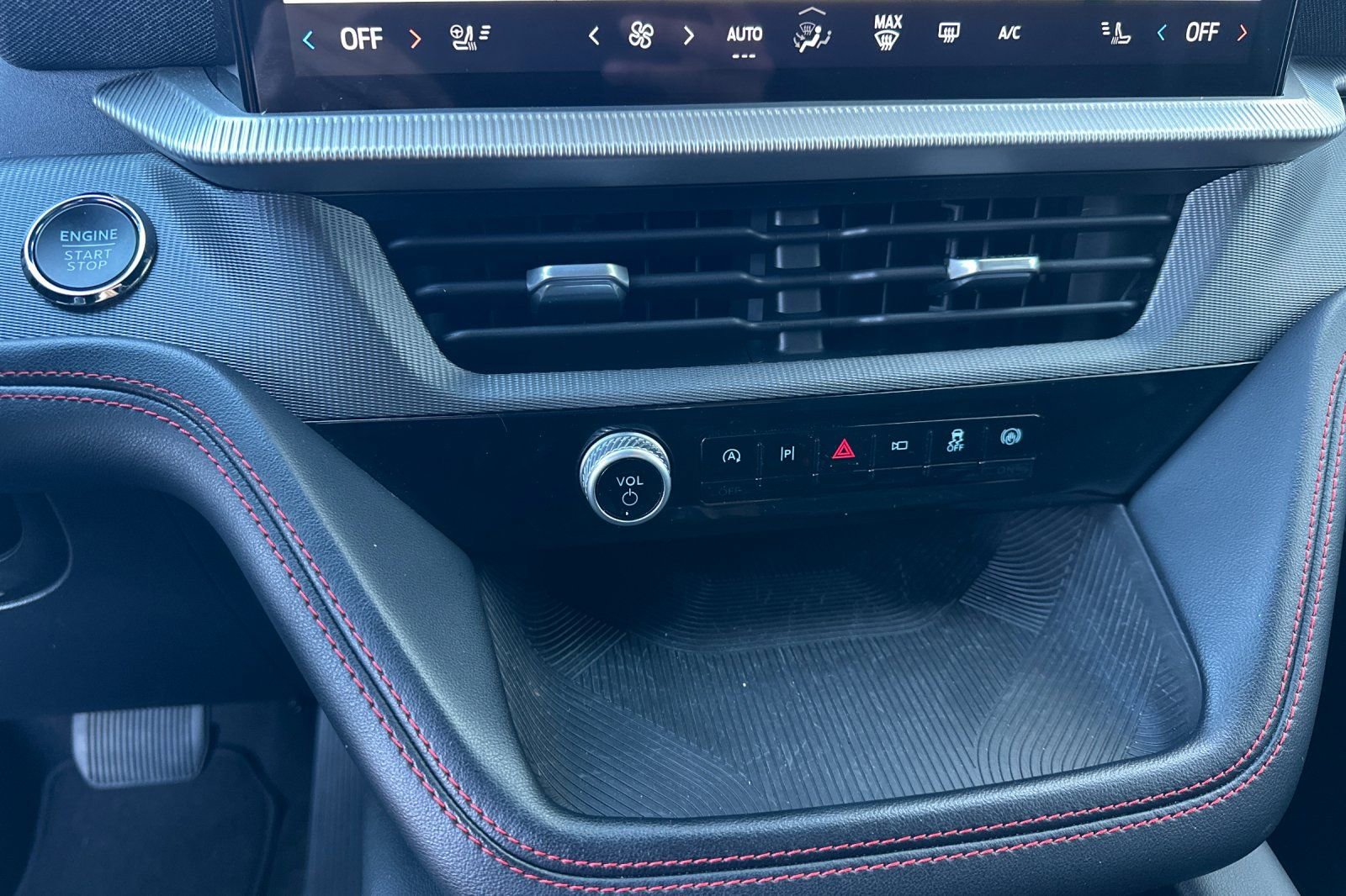 Certified 2025 Ford Explorer ST-Line w/ ST-Line Street Pack image 23