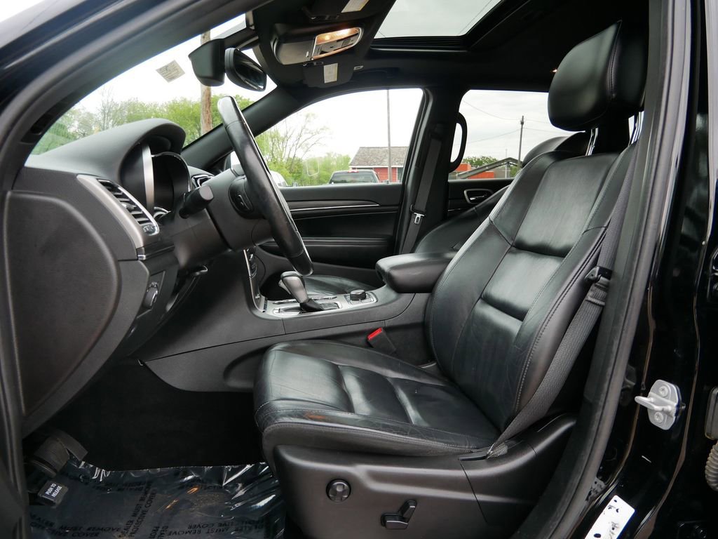 Used 2019 Jeep Grand Cherokee Limited AWD/4WD image 14