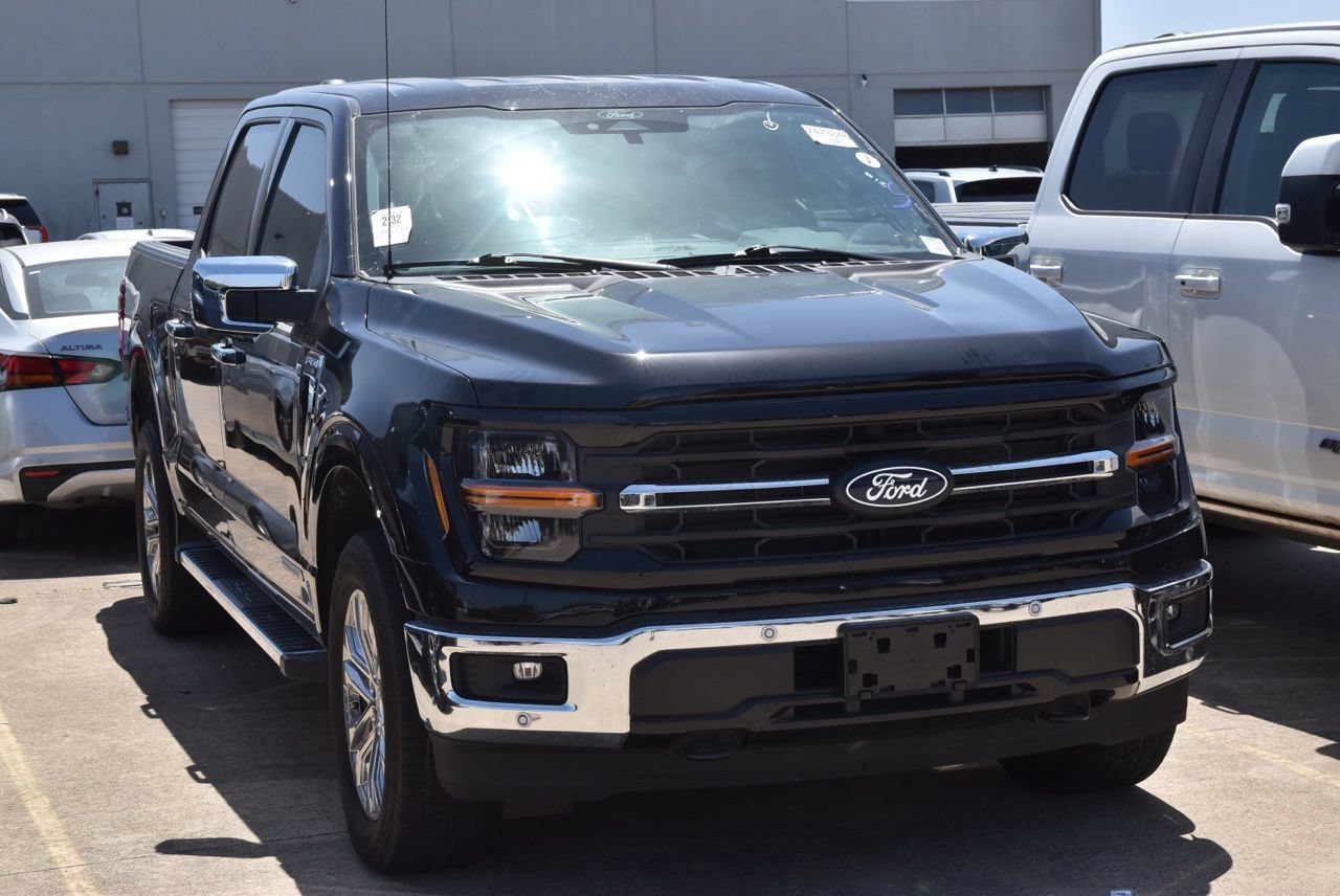Certified 2025 Ford F150 XLT w/ Equipment Group 302A MID AWD/4WD image 4