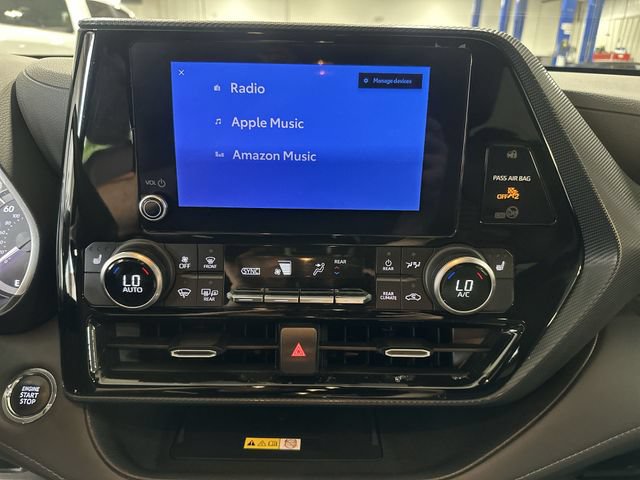Used 2023 Toyota Highlander XSE FWD image 16