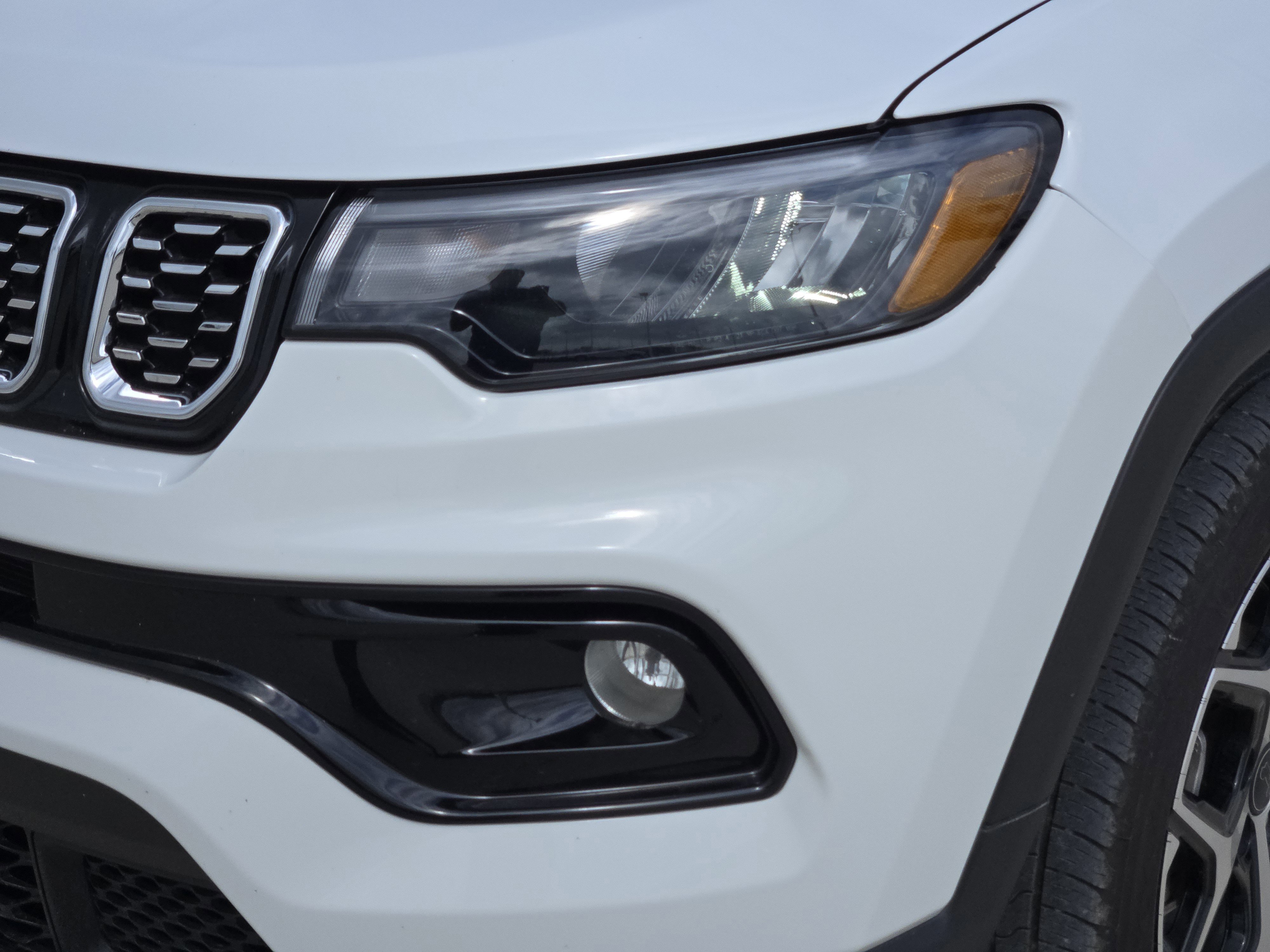 Used 2025 Jeep Compass Limited AWD/4WD image 9