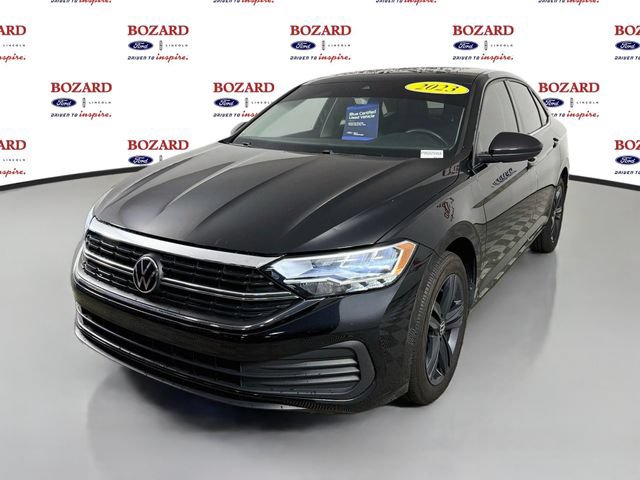 Used 2023 Volkswagen Jetta SE FWD image 4