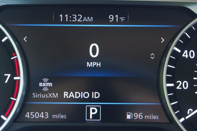 Used 2022 Nissan Sentra SR w/ Midnight Edition FWD image 29