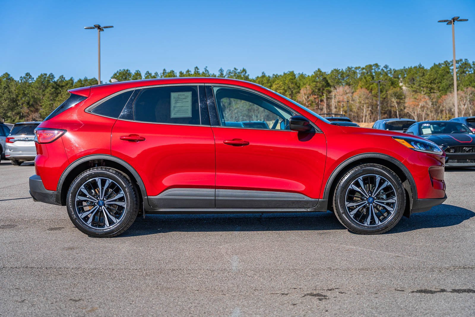 Certified 2021 Ford Escape SE w/ SE Sport Appearance Package image 6