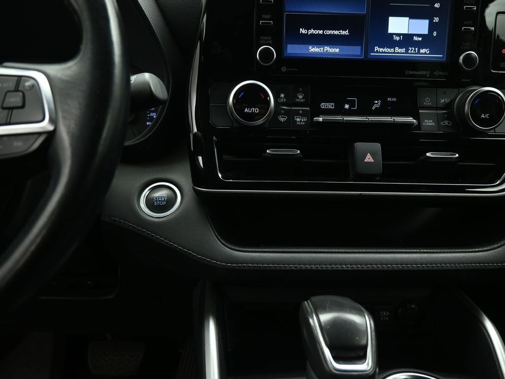 Used 2021 Toyota Highlander LE image 42