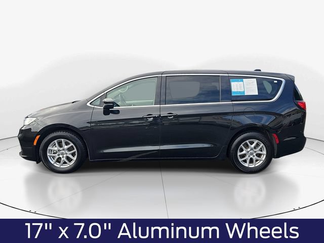 Used 2023 Chrysler Pacifica Touring-L FWD image 8